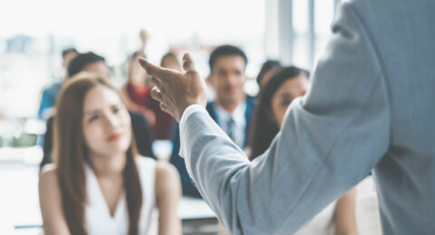 Volg een training om gecertificeerd te worden voor de sleutelkastproducten van Creone